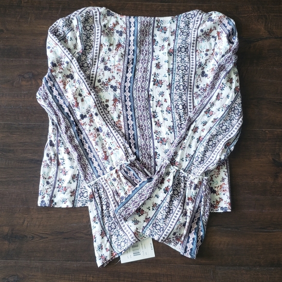 JOE B- Top - Picture 4 of 6